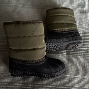 Old Navy Kids Snow Boots - Black and Olive